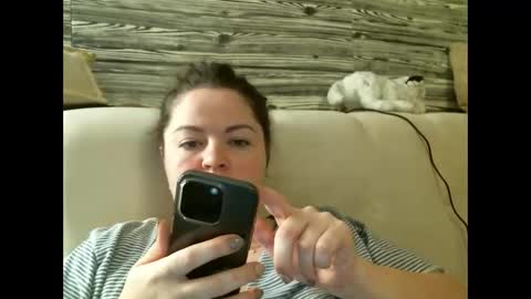 Snapshot of ellimol chatting on 02-12-25, 11:41 EliMoL online show from 02-12-25, 11:41