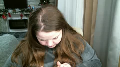 Snapshot of ellimol chatting on 02-26-25, 03:52 EliMoL online show from 02-26-25, 03:52