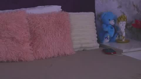 Snapshot of ellinanuria chatting on 04-21-26, 03:35 EllinaNuria online show from 04-21-26, 03:35