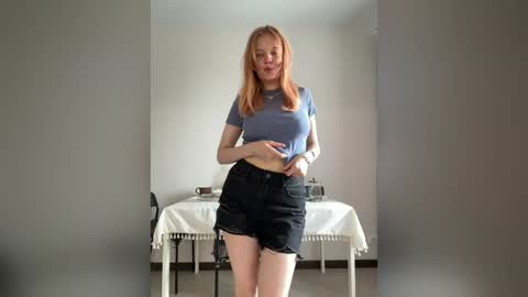 Snapshot of elliora chatting on 07-22-26, 10:29 Elly online show from 07-22-26, 10:29
