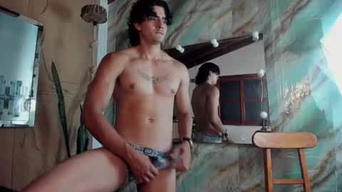 Snapshot of elliot_colton chatting on 12-03-25, 10:30 Elloit Colton online show from 12-03-25, 10:30