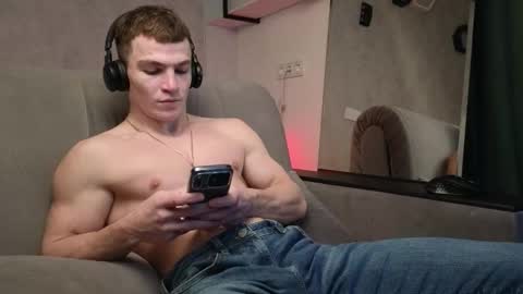 elliot_muscle04 online show from 01-19-26, 04:00