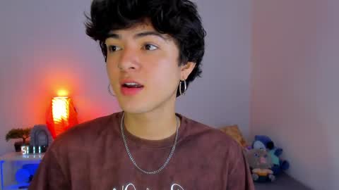 Snapshot of elliotvolkov chatting on 05-09-26, 04:12 elliotvolkov online show from 05-09-26, 04:12