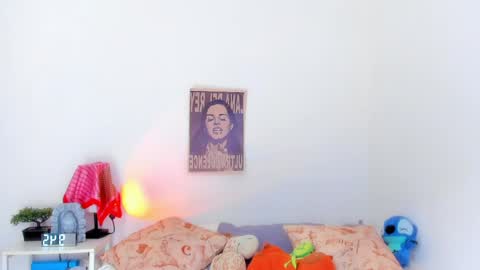 Snapshot of elliotvolkov chatting on 05-19-26, 05:52 elliotvolkov online show from 05-19-26, 05:52