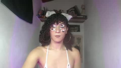 Snapshot of ellis_flowers chatting on 05-03-26, 10:38 . online show from 05-03-26, 10:38