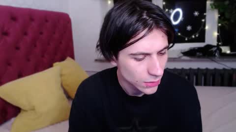 ellis_rin online show from 12-03-25, 07:56