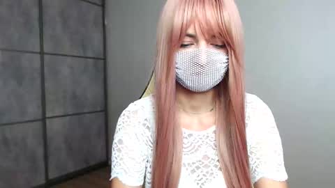 Snapshot of ellisnikki chatting on 12-15-25, 11:42 EllisNikki online show from 12-15-25, 11:42