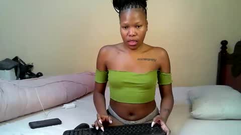 Snapshot of elllanna chatting on 10-02-25, 11:12 elllanna online show from 10-02-25, 11:12