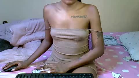 Snapshot of elllanna chatting on 10-11-25, 07:40 elllanna online show from 10-11-25, 07:40