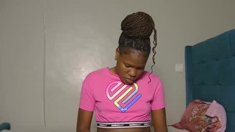Snapshot of elllanna chatting on 04-25-26, 08:39 elllanna online show from 04-25-26, 08:39