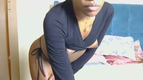 Snapshot of elllanna chatting on 05-07-26, 08:47 elllanna online show from 05-07-26, 08:47