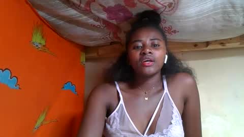Ellodi online show from 05-27-26, 04:59