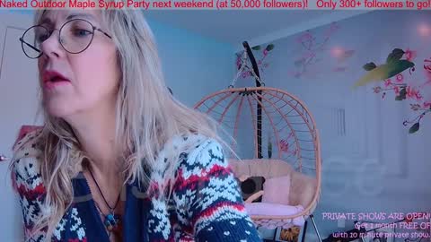 Ella Bella Bo Bella online show from 12-21-24, 06:12