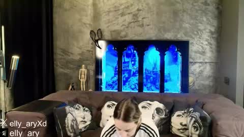 elly_ary online show from 02-01-26, 09:35