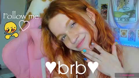 Snapshot of elly_milas chatting on 06-29-26, 08:53 Elly Fansly online show from 06-29-26, 08:53