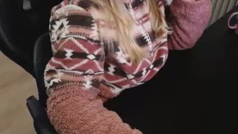 Elly online show from 10-25-25, 07:41