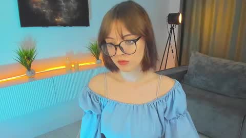 Elly online show from 01-17-25, 01:35