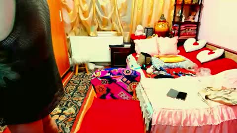 Snapshot of ellyhot53 chatting on 04-20-26, 03:04 ellyhot53 online show from 04-20-26, 03:04