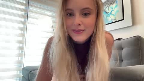 ellykeyofficial online show from 05-03-26, 08:04