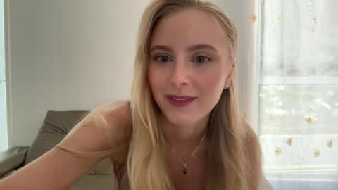 Snapshot of ellykeyofficial chatting on 08-02-26, 04:38 ellykeyofficial online show from 08-02-26, 04:38