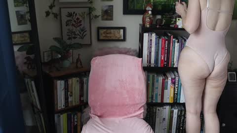 Elly Naomi online show from 01-10-26, 03:25