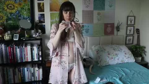 Snapshot of ellynaomi chatting on 05-24-26, 05:07 Elly Naomi online show from 05-24-26, 05:07