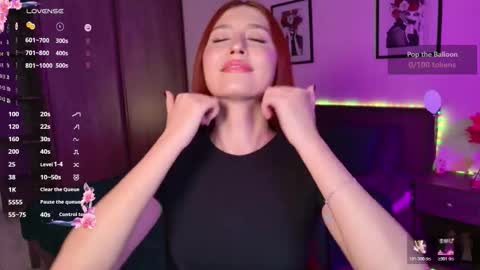 Snapshot of ellypeach chatting on 11-27-25, 12:18 EllyPeach online show from 11-27-25, 12:18