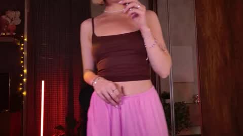 ELLY online show from 10-20-25, 12:27