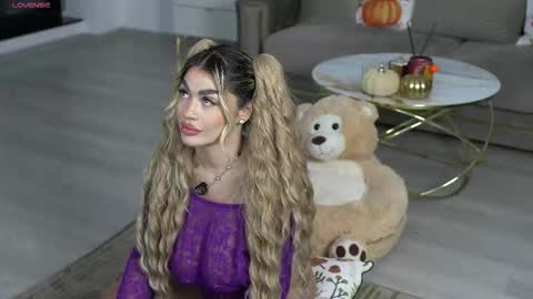 Snapshot of ellyxxxelly chatting on 10-16-25, 03:46 Elly online show from 10-16-25, 03:46