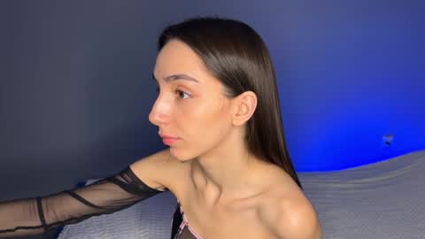 Snapshot of ellzabeth_ellison chatting on 02-02-25, 04:37 Im online Fri Sun Mon Tue Thu Fri Sat3 from 1000 online show from 02-02-25, 04:37