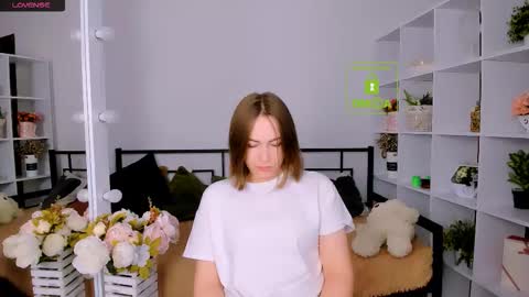 elma_lily online show from 11-28-25, 07:22