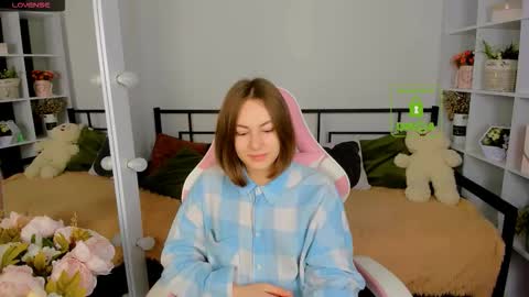 elma_lily online show from 12-15-25, 06:50