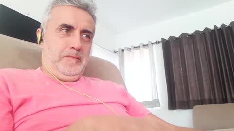 Snapshot of elmejorfvb2 chatting on 02-16-25, 04:32 fer online show from 02-16-25, 04:32