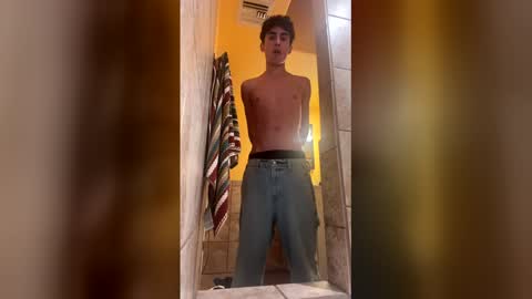 Snapshot of elmer_777 chatting on 01-06-26, 04:49 elmer_777 online show from 01-06-26, 04:49