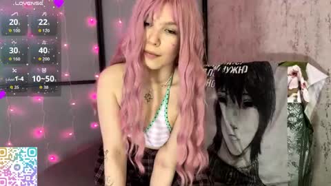 Snapshot of elnoravanord chatting on 05-10-26, 01:49 Pink online show from 05-10-26, 01:49