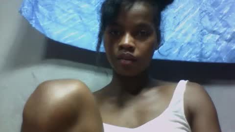 Snapshot of elodie228680 chatting on 05-20-26, 07:31 elodie228680 online show from 05-20-26, 07:31