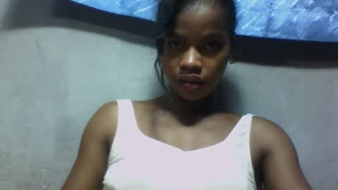 Snapshot of elodie228680 chatting on 05-28-26, 07:33 elodie228680 online show from 05-28-26, 07:33