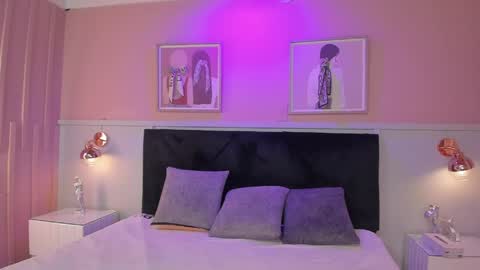Snapshot of elodie_walker chatting on 06-03-26, 11:57 Elodie online show from 06-03-26, 11:57