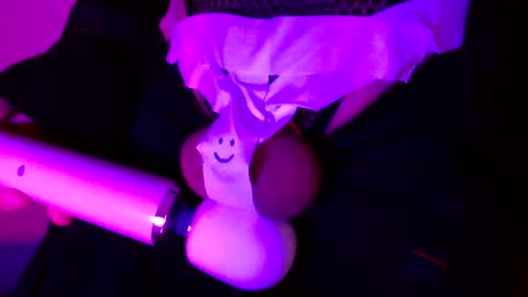 Snapshot of elohgeegee chatting on 12-09-24, 06:57 lolita online show from 12-09-24, 06:57