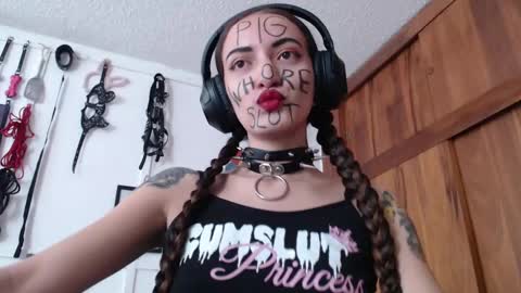 Chelsea  Please help me to reach 100 thumbs up online show from 01-20-25, 09:32