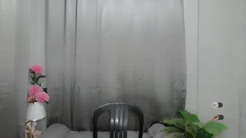 Snapshot of elora_charming chatting on 02-22-25, 04:29 elora_charming online show from 02-22-25, 04:29
