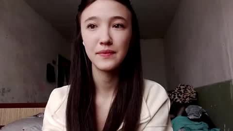 Snapshot of elouisevallian chatting on 05-21-26, 03:24 Elara online show from 05-21-26, 03:24
