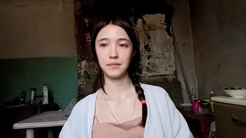Snapshot of elouisevallian chatting on 06-29-26, 02:29 Elara online show from 06-29-26, 02:29