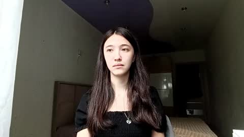 Snapshot of elouisevallian chatting on 07-05-26, 02:07 Elara online show from 07-05-26, 02:07