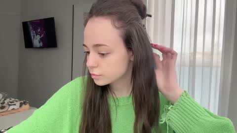 Snapshot of elowynx chatting on 04-08-26, 10:15 Milana online show from 04-08-26, 10:15