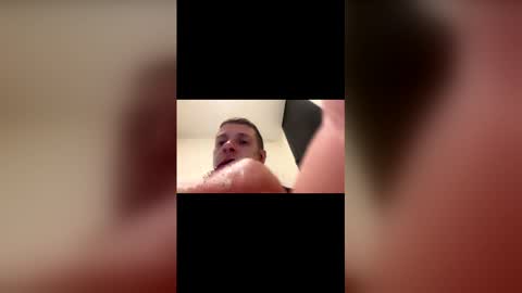 Snapshot of elpatriko9229 chatting on 02-19-26, 11:01 ElPatriko9229 online show from 02-19-26, 11:01