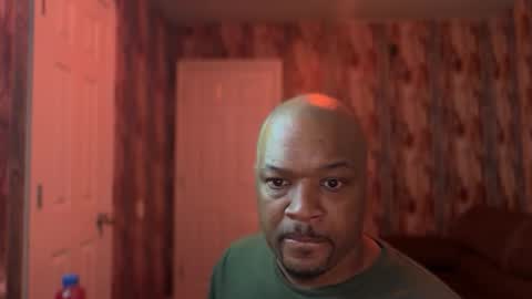 Snapshot of els911 chatting on 11-18-25, 03:45 Els9 online show from 11-18-25, 03:45