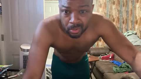 Snapshot of els911 chatting on 11-30-25, 12:53 Els9 online show from 11-30-25, 12:53