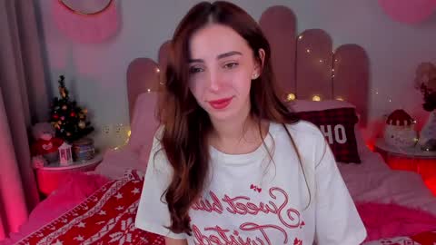 Snapshot of elsa_xo chatting on 12-26-24, 02:01 Michelle online show from 12-26-24, 02:01