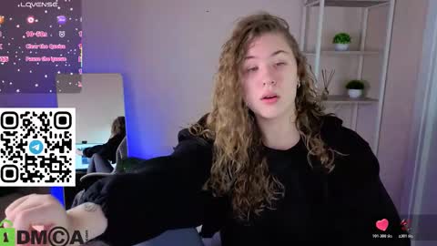 Snapshot of elsie_cutties chatting on 12-14-25, 01:00 Elsie online show from 12-14-25, 01:00